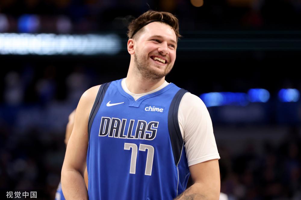 凭借犀利的 凭借犀利的