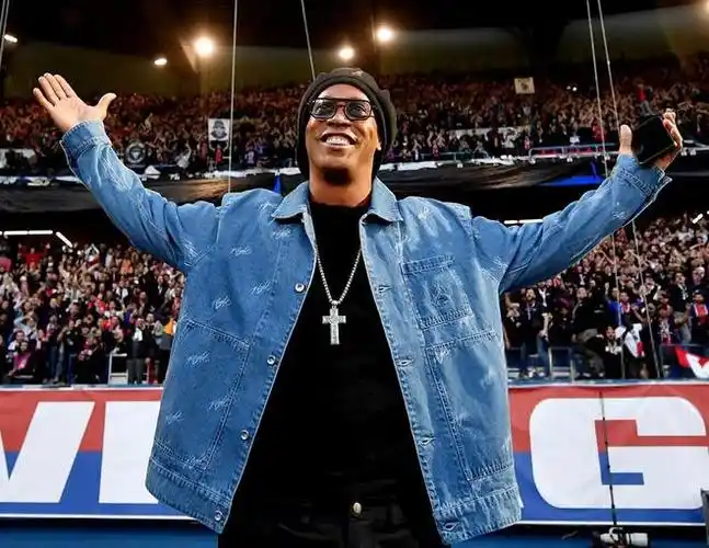 在足球界 在足球界