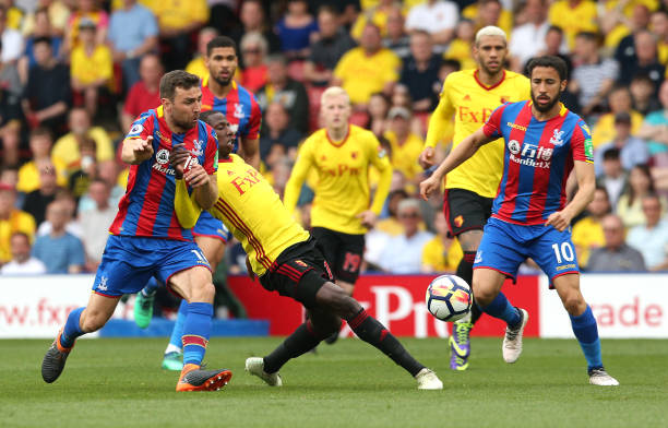 中的角色与 中的角色与